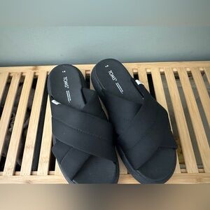 TOMS Women's Black Crisscross Sandals